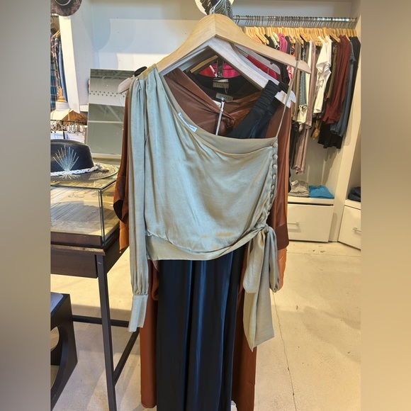 Karina Daniella Blouse